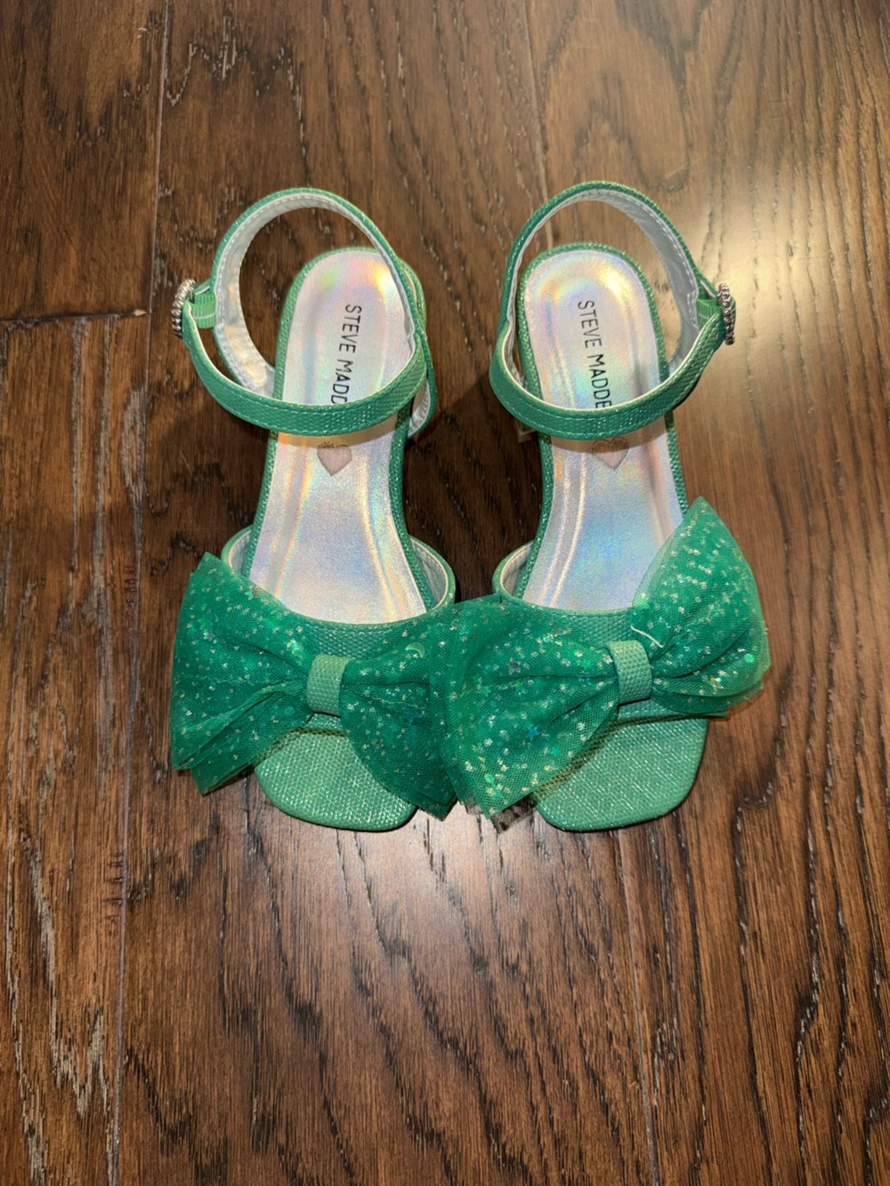 Steve Madden Girls Green Bow Accent Sandals